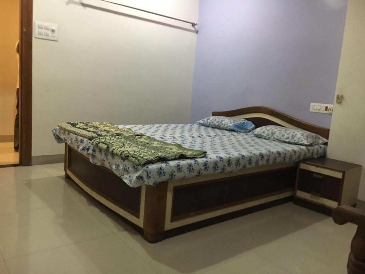 Hotel Sairaj Palace Shirpur Buitenkant foto